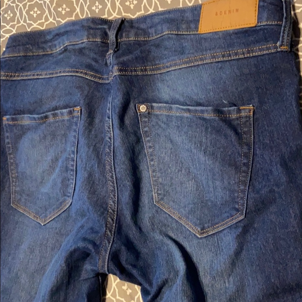 H&M Like New Skinny Jeans, worn once! Perfect fade
